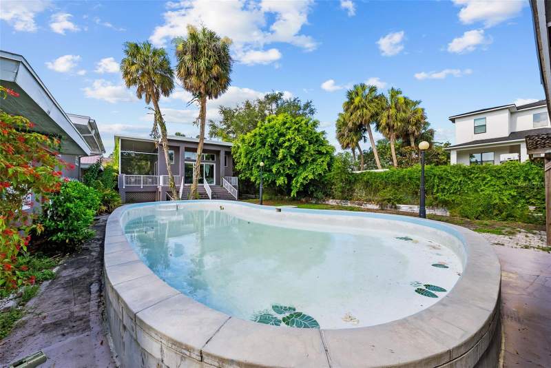 2 bedroom Single Family Residence at 211 S Shore Crest Drive, Beach Park, Tampa — photo 5