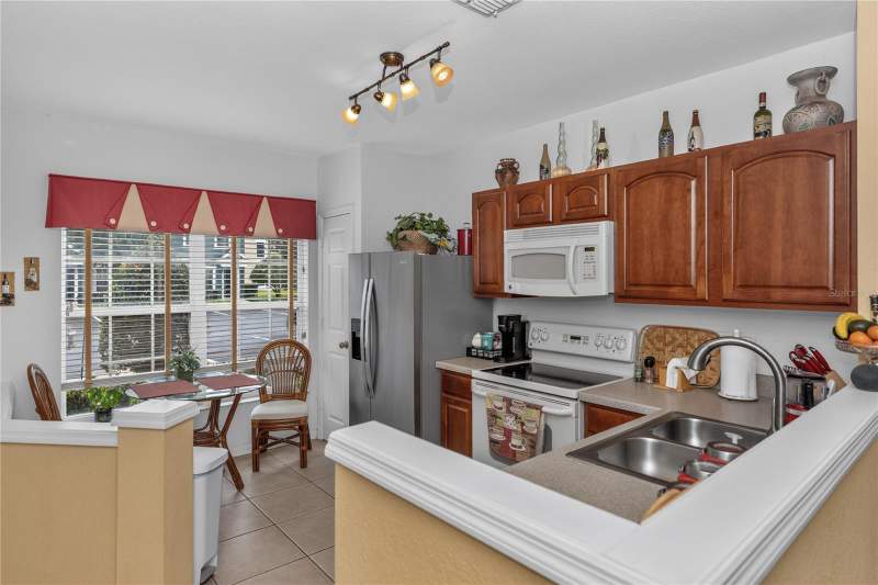 2 bedroom Townhouse at 716 Shropshire Loop, Dunwoody Commons Ph 2, Sanford — photo 4