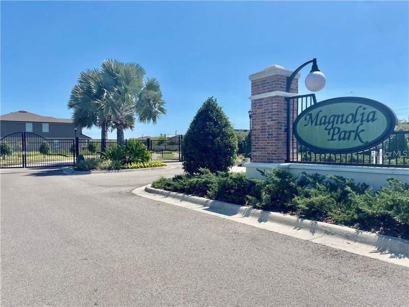 2 bedroom Townhouse at 9141 Hillcroft Drive, Magnolia Park Northeast, Riverview — photo 2