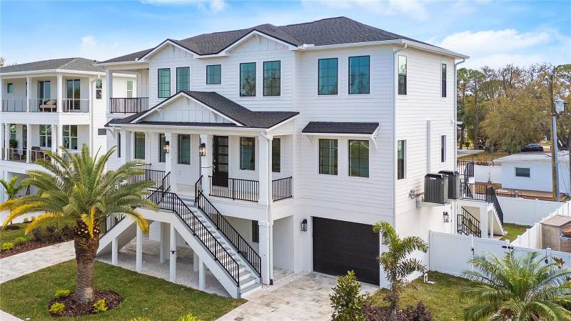 4 bedroom Single Family Residence at 220 90TH AVENUE, SUN PLAZA ISLES, ST PETERSBURG — photo 2