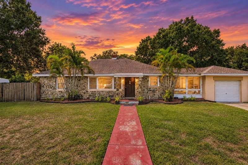 3 bedroom Single Family Residence at 1525 56th Street, Pasadena Gardens Gulfview Sec, Gulfport — photo 1