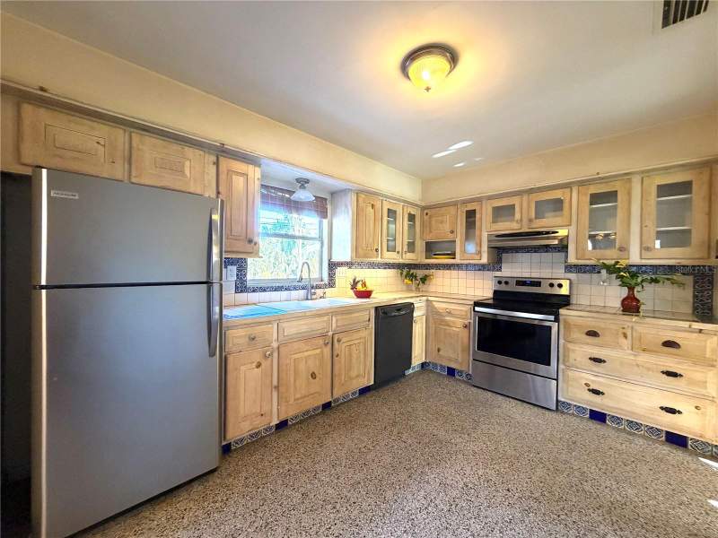 2 bedroom Single Family Residence at 1842 59th Street, Boca Ciega Estates, Gulfport — photo 4