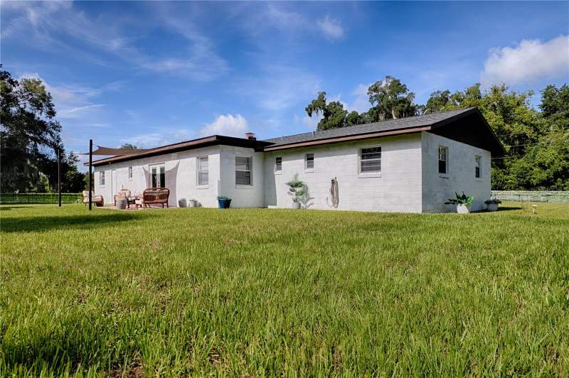 3 bedroom Single Family Residence at 1701 N Stone Street, Deland, Deland — photo 4