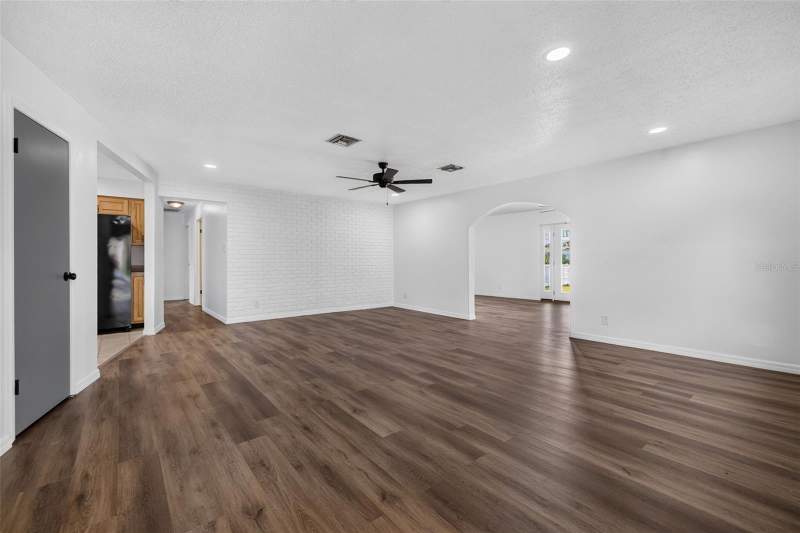 3 bedroom Single Family Residence at 4014 Alabama Avenue, Shore Acres Overlook Sec, St Petersburg — photo 3