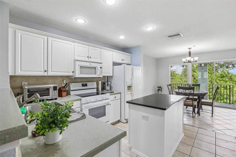 2 bedroom Townhouse at 4864 Tuscan Loon Drive, Palm River Twnhms Ph 1, Tampa — photo 3