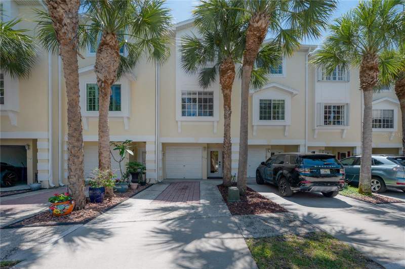 3 bedroom Townhouse at 119 Brent Circle, Seaside Estates, Oldsmar — photo 2