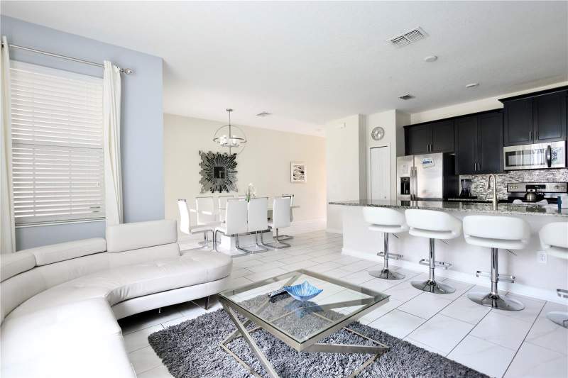 4 bedroom Townhouse at 9063 Dogleg Drive, Stoneybrook South, Davenport — photo 3