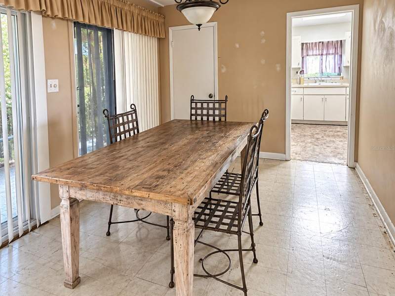 3 bedroom Single Family Residence at 540 Sharon Circle, Port Charlotte Sec 004, Port Charlotte — photo 5