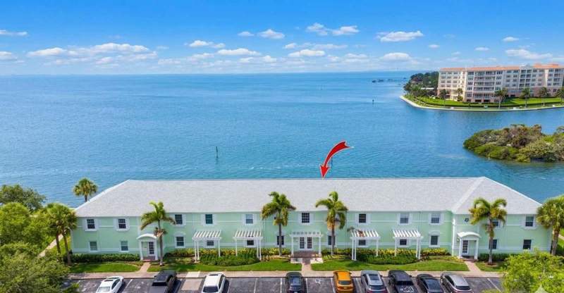 2 bedroom Condominium at 5282 Beach Drive #Apt D, Waterside South Coquina Key, St Petersburg — photo 2