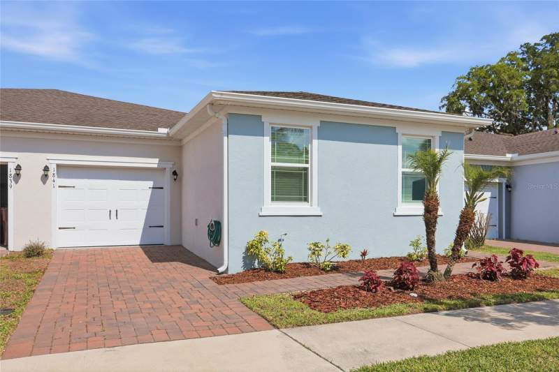 Oaktree Pointe Villas