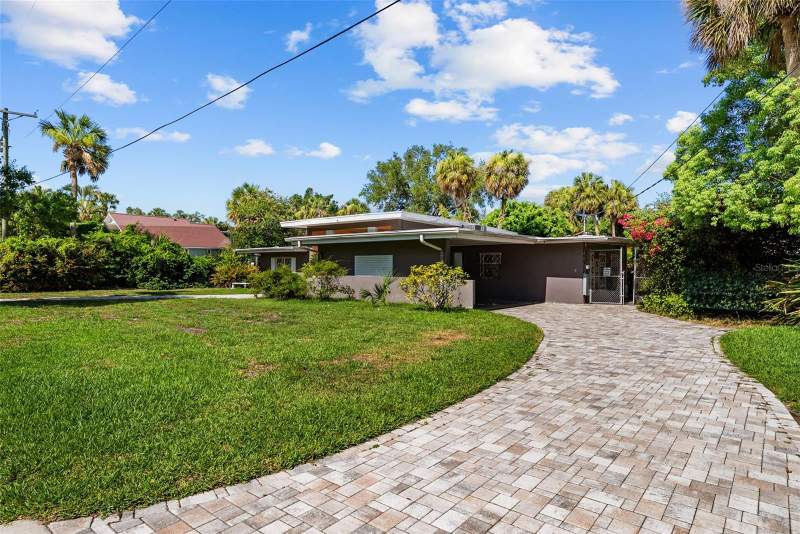 2 bedroom Single Family Residence at 211 S Shore Crest Drive, Beach Park, Tampa — photo 2