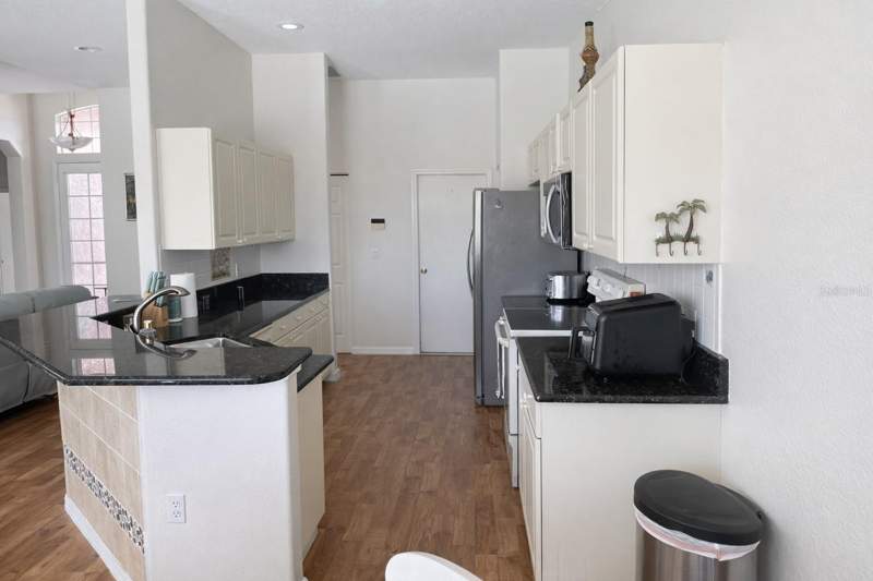 3 bedroom Single Family Residence at 18146 Avonsdale Circle, Port Charlotte Sec 079, Port Charlotte — photo 5