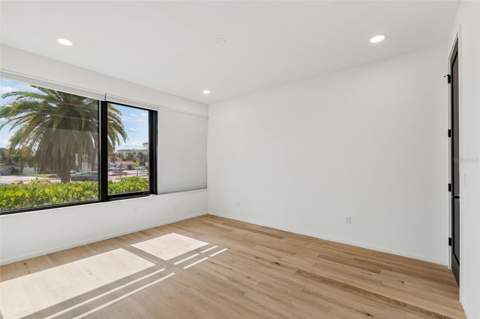 94 W Davis Blvd., Tampa FL - photo 19 of 99