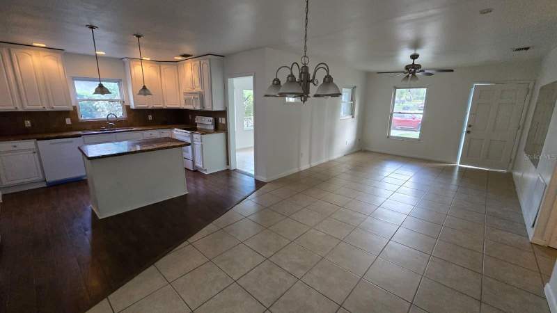 3 bedroom Single Family Residence at 8420 Tupelo Drive, Temple Park Unit 2, Tampa — photo 3