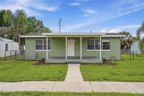 210 E Merrill Avenue, home for sale in Dundee 33838
