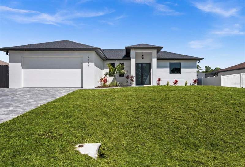 3 bedroom Single Family Residence at 409 NW 25th Place, Cape Coral, Cape Coral — photo 2