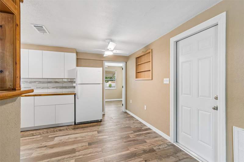 2 bedroom Single Family Residence at 5046 Farley Drive, Colonial Manor, Holiday — photo 5
