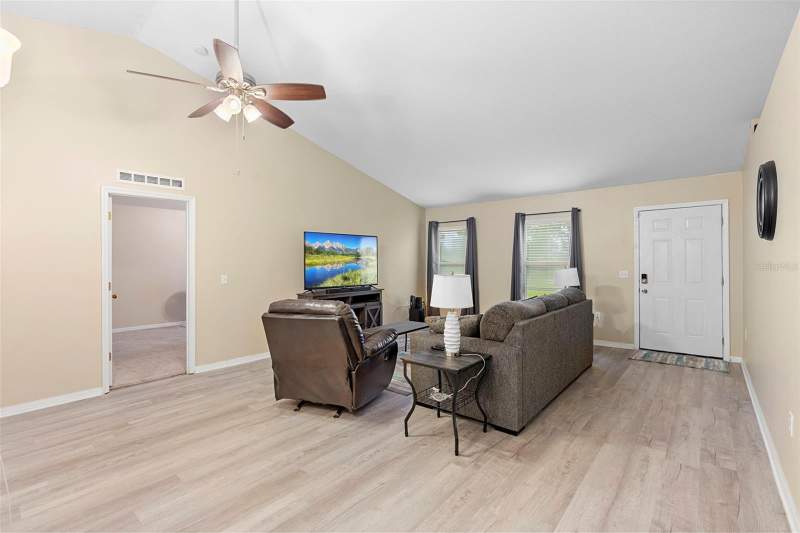 3 bedroom Single Family Residence at 3750 SW 127th Lane Road, Marion Oaks Un 07, Ocala — photo 4