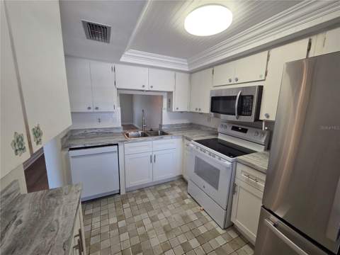 4120 Stratford Drive, New Port Richey FL - photo 7 of 25