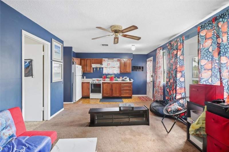 4 bedroom Single Family Residence at 360 S Inglis Avenue, Inglis, Inglis — photo 5