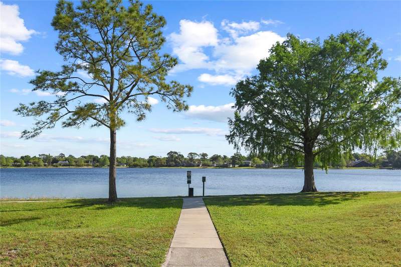 Lakeview Gardens At Wekiva CoveCondos for Sale in Longwood, FL