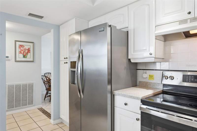 2 bedroom Condominium at 5130 Brittany Drive #1002, Bayway Isles Point Brittany Three, St Petersburg — photo 5
