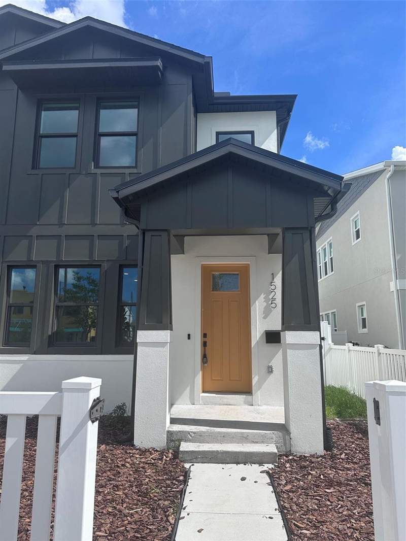 3 bedroom Townhouse at 1525 29th Avenue, Washington Heights, St Petersburg — photo 2