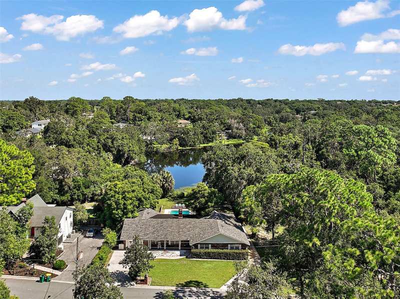 4 bedroom Single Family Residence at 705 Summit Court, Mount Dora Pt Rep Pine Crest Unit 02, Mount Dora — photo 1