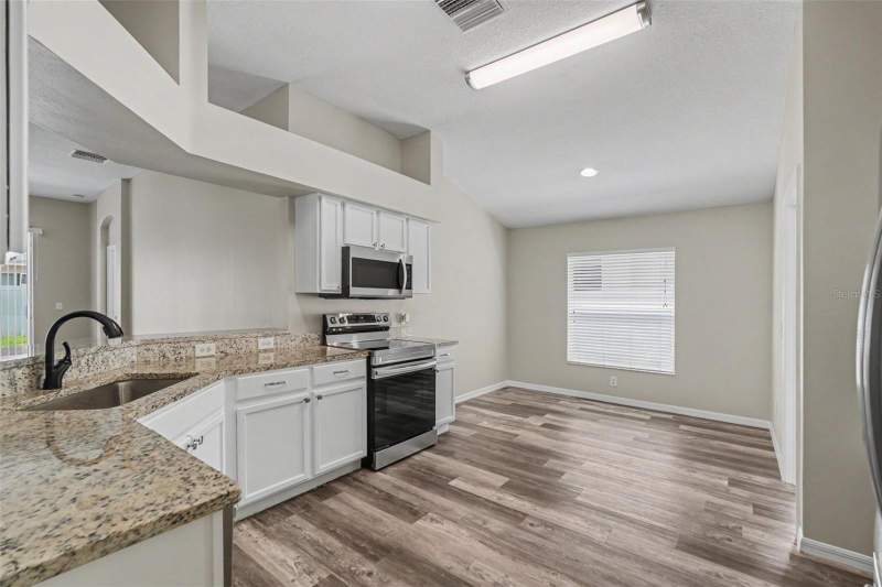 4 bedroom Single Family Residence at 4204 Morning Breeze Court, Canterbury Lakes Ph 4, Tampa — photo 4
