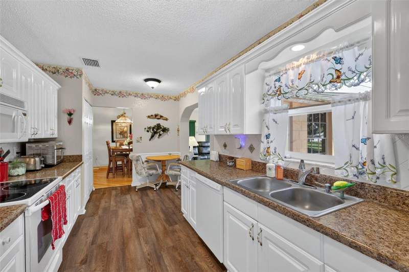 2 bedroom Single Family Residence at 22 E Bay Avenue, Spgs Bath & Yacht Club Unit 01, Yalaha — photo 5