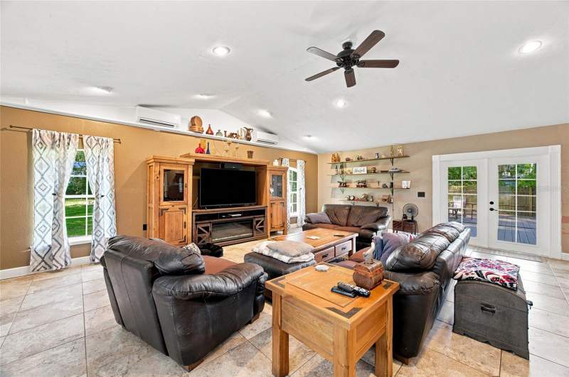 3 bedroom Single Family Residence at 5111 Rawls Road, Tampa, Tampa — photo 4