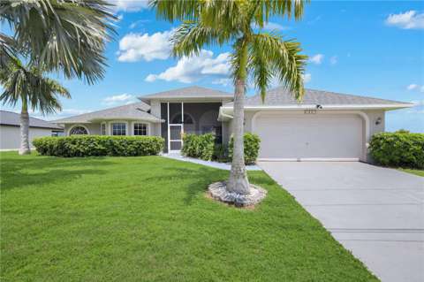1431 NW 3Rd Place, waterfront for sale in Cape Coral