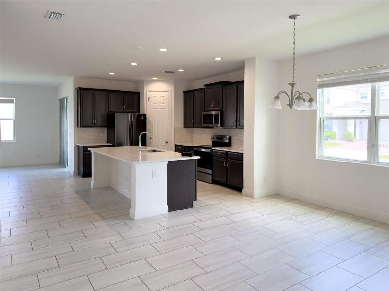 5 bedroom Single Family Residence at 5063 Down Court, Hanover Lakes Ph 5, St Cloud — photo 4