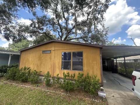 10542 Bay Hills Circle, home for sale in Thonotosassa 33592