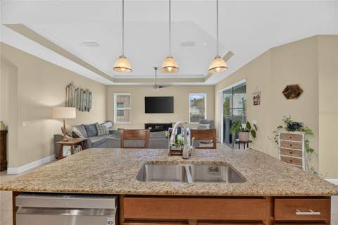 6911 Sail View Lane, Apollo Beach FL - photo 18 of 96