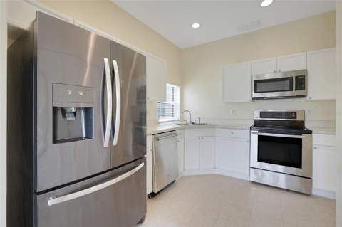 8055 King Palm Circle, Kissimmee FL - photo 8 of 50