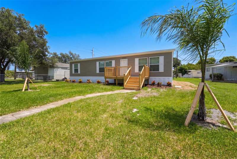 3 bedroom Manufactured Home at 5207 Orange Avenue, Allandale, Port Orange — photo 1