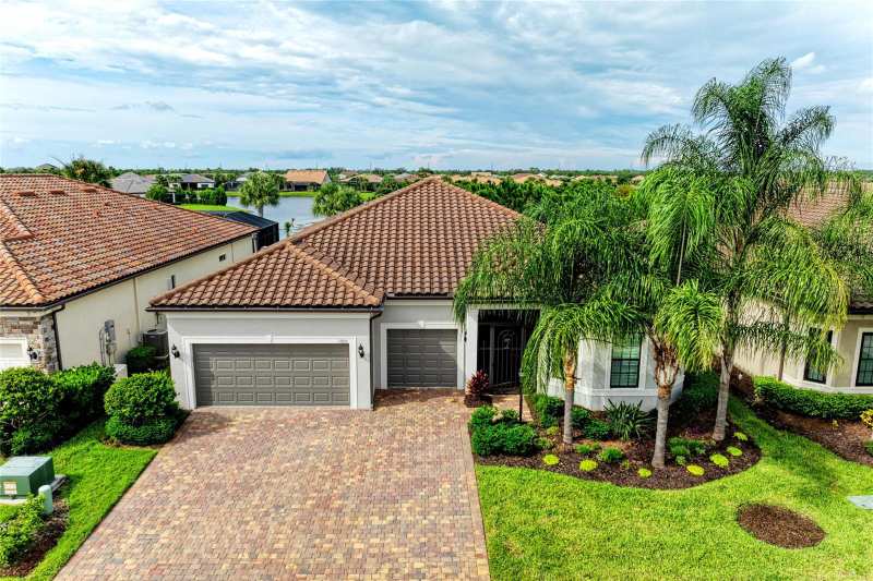 3 bedroom Single Family Residence at 17815 Littleton Place, Del Webb Ph V Subph 5A, 5B & 5C, Lakewood Ranch — photo 1