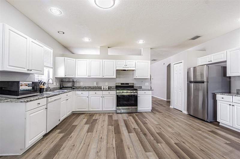 4 bedroom Single Family Residence at 13016 Terrace Brook Place, Hidden Oaks At Temple Terrace, Temple Terrace — photo 4