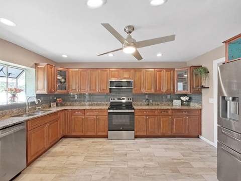 438 Lafayette Boulevard, Oldsmar FL - photo 12 of 65