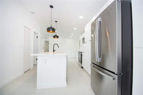 9409 Lonsdale Court, Tampa FL - photo 7 of 30