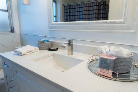 4710 Shale Place, Tampa FL - photo 12 of 31