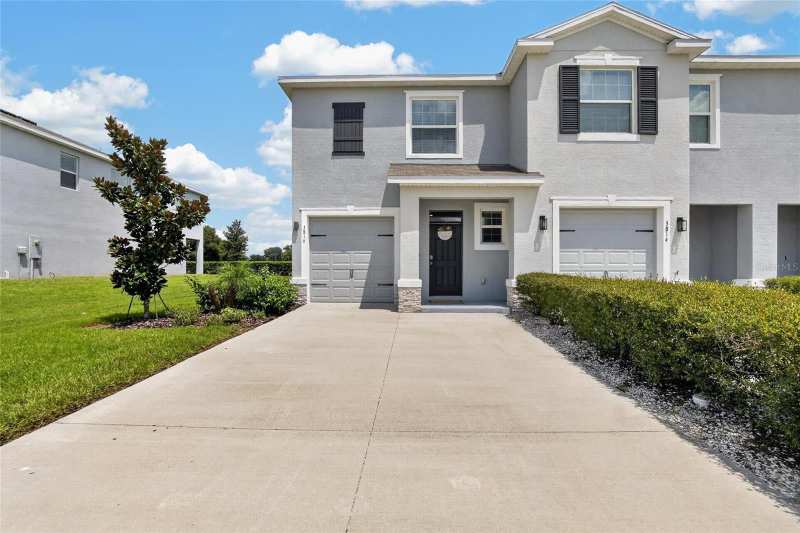 3 bedroom Townhouse at 3816 Sunflower Field Place, Varrea Ph 1, Plant City — photo 1