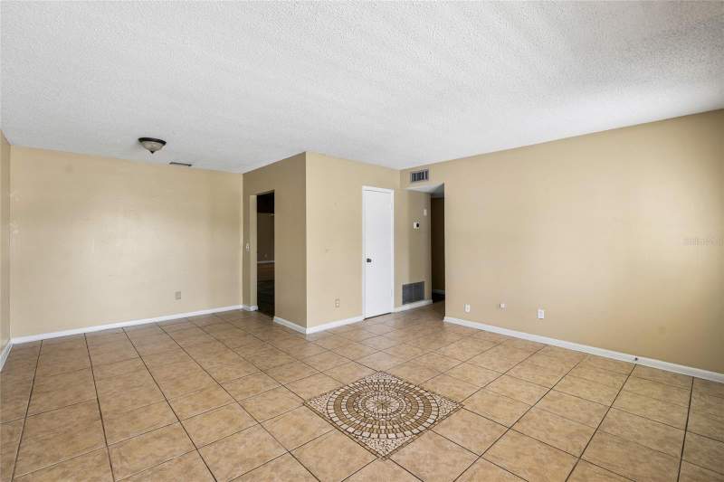 4 bedroom Single Family Residence at 7221 Northbridge Boulevard, Townn Country Park Unit 36, Tampa — photo 5