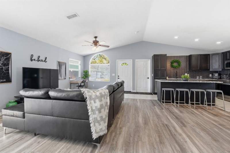 2 bedroom Single Family Residence at 25130 Ensley Road, Mt Plymouth 5th Add, Sorrento — photo 5