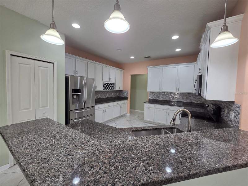 4 bedroom Single Family Residence at 11114 Hartford Fern Drive, Moss Landing Ph 3, Riverview — photo 3