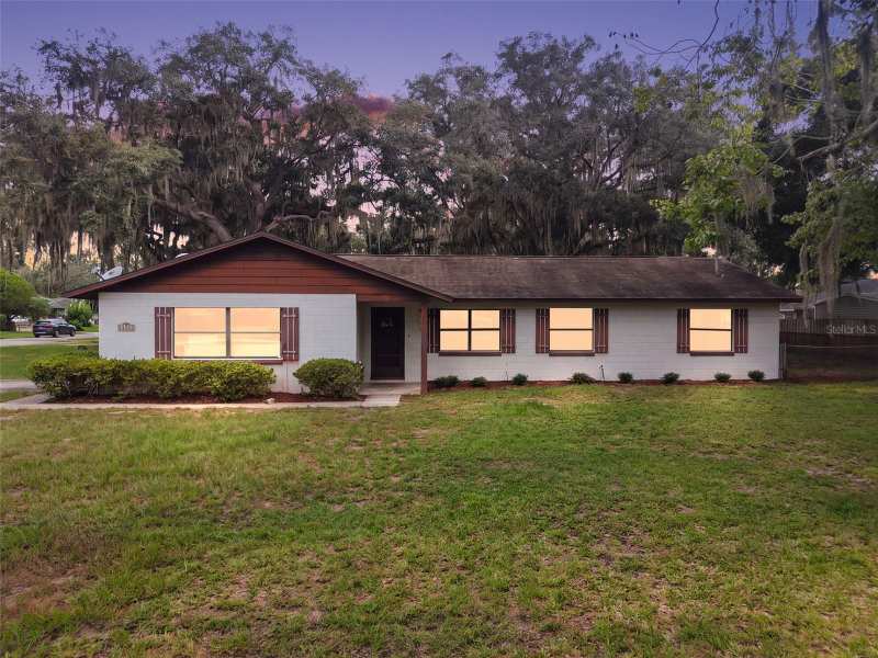 3 bedroom Single Family Residence at 17911 Beach Street, Silver Beach Heights, Umatilla — photo 1