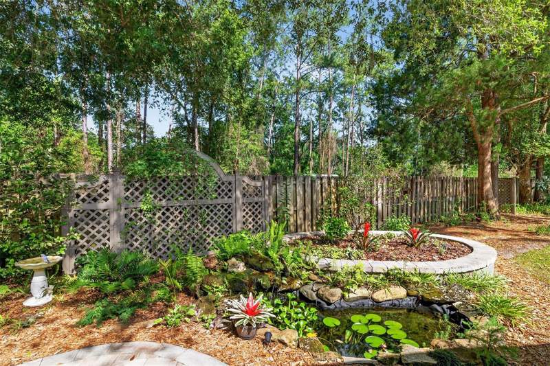 4 bedroom Single Family Residence at 2305 NW 44th Place, Enclave The Rainbows, Gainesville — photo 2