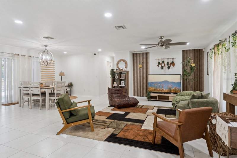5 bedroom Single Family Residence at 1756 Tanglewood Drive, Forest Unit 1, Kissimmee — photo 4