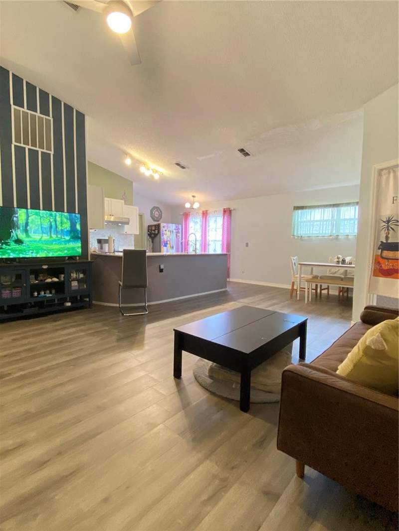 3 bedroom Single Family Residence at 2419 Pewter Court, Hunters Creek Tr 150 Ph 01, Orlando — photo 3